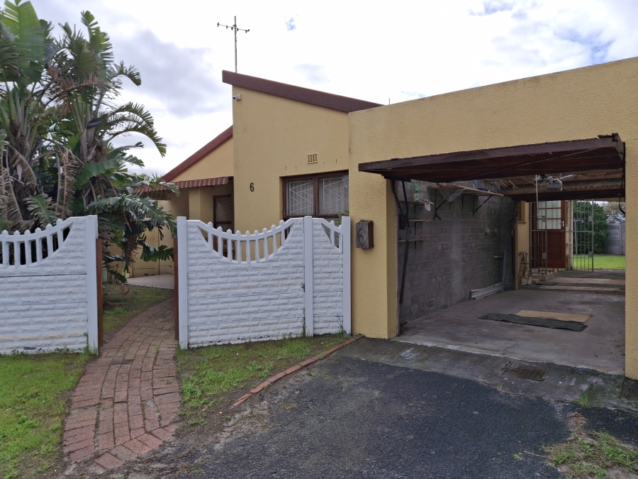 3 Bedroom Property for Sale in Pelican Park Western Cape